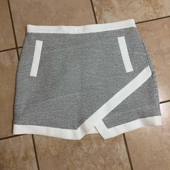 Banana Republic white and white skirt - Picture 1 of 4